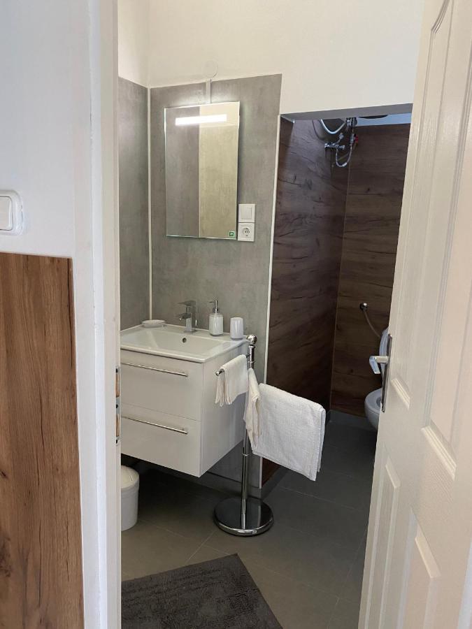 Апартаменты Apartman B Шиофок Экстерьер фото